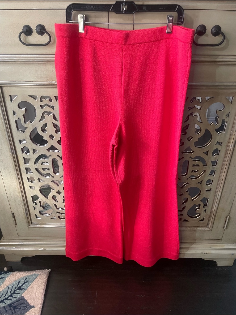 St. John Vibrant Red knit pants - Picture 3 of 4